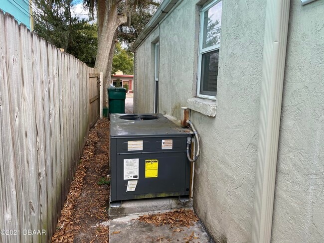 Building Photo - 420 Miriam Ave