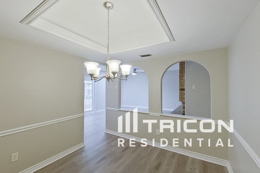 Building Photo - 4848 Alta Oaks Ln