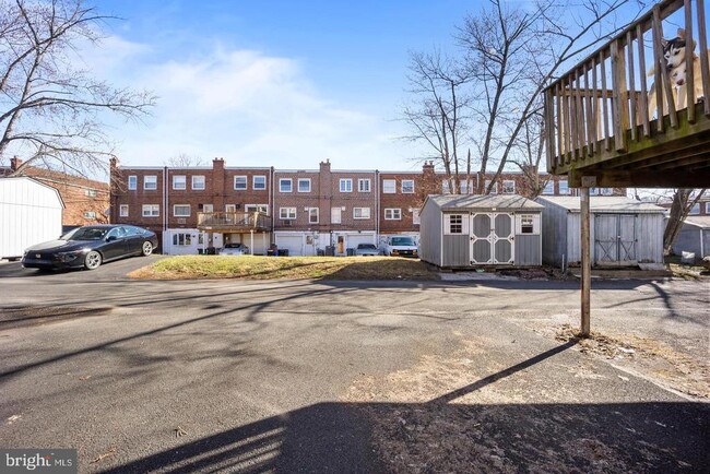 Building Photo - 3006 Heather Rd