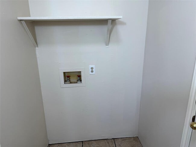 Building Photo - 4519 Keota Dr