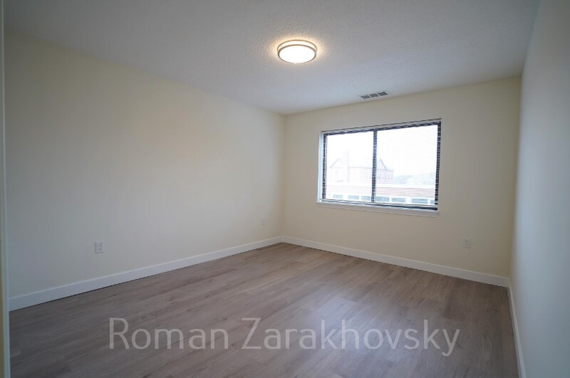 Building Photo - 25 Webster Ave