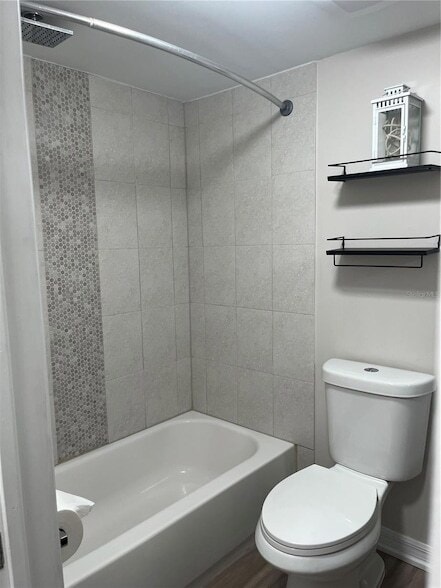 Building Photo - 528 Golden Raintree Pl