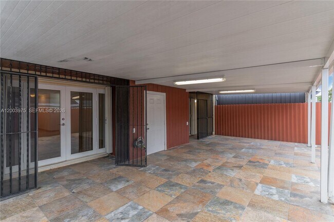 Building Photo - 5655 SW 139th Pl