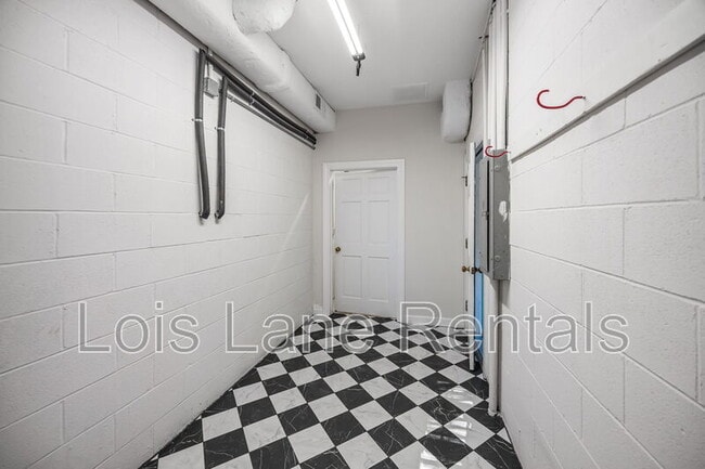 Building Photo - 12 Elliott St