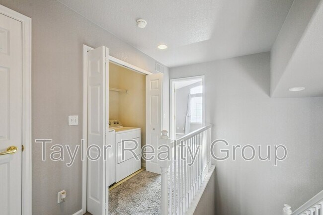 Building Photo - 22951 E Roxbury Dr