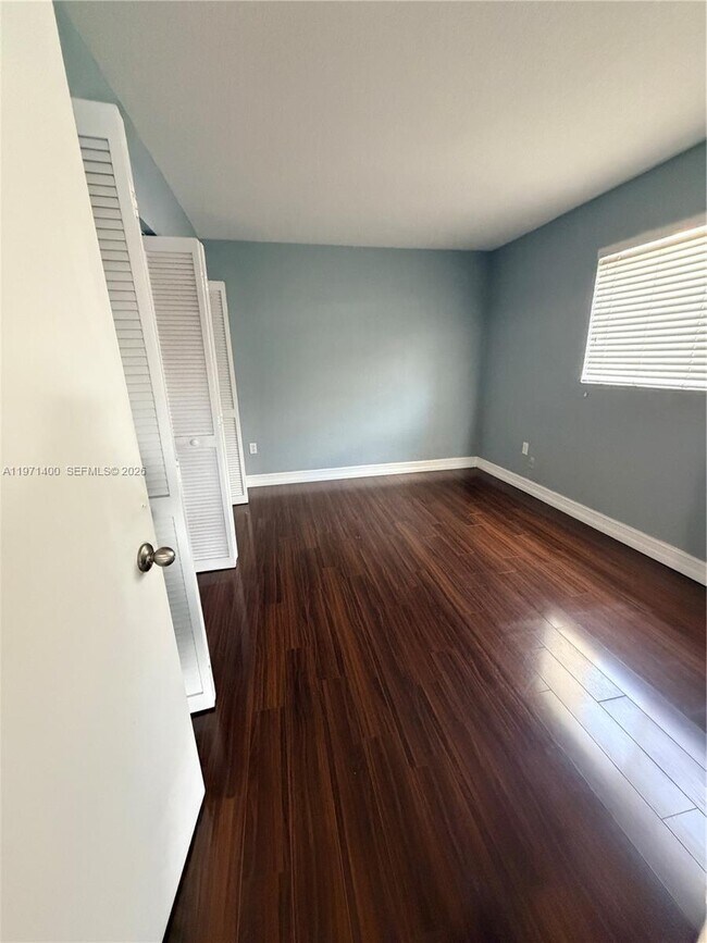 Building Photo - 7430 Miami Lakes Dr