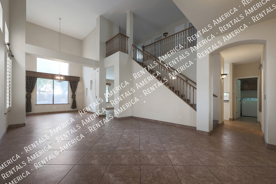 Building Photo - 3719 W Fallen Leaf Ln