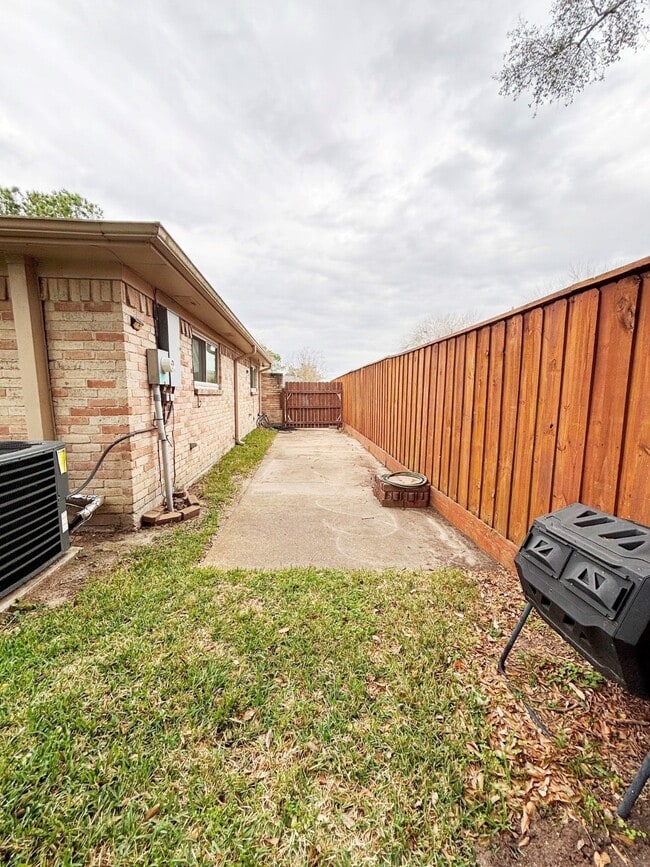 Building Photo - 3105 Sand Reef Ln