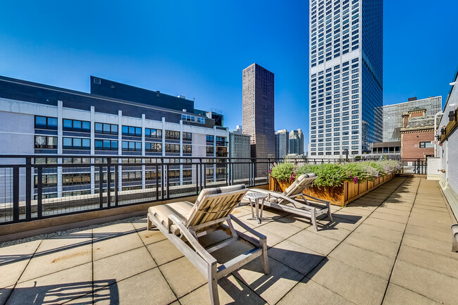 Building Photo - 850 N Dewitt Pl