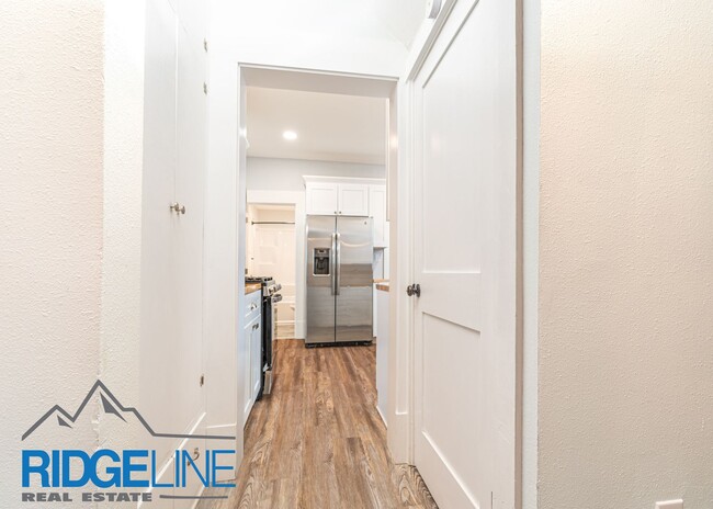 Building Photo - Remodeled home with large dining and livin...