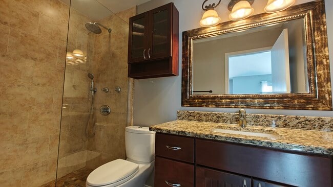 Building Photo - 1644 Orchard Ave