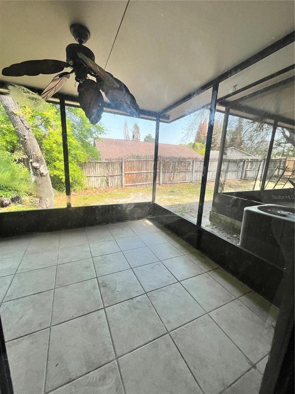 Building Photo - 4918 Silver Oaks Village