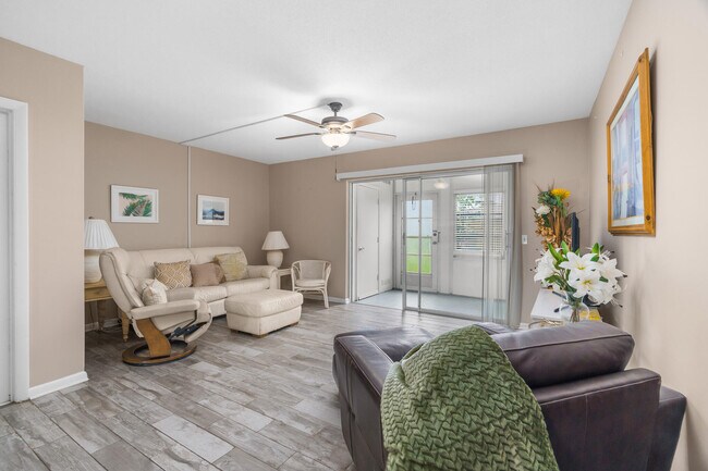 Building Photo - 410 NE 17th Ave