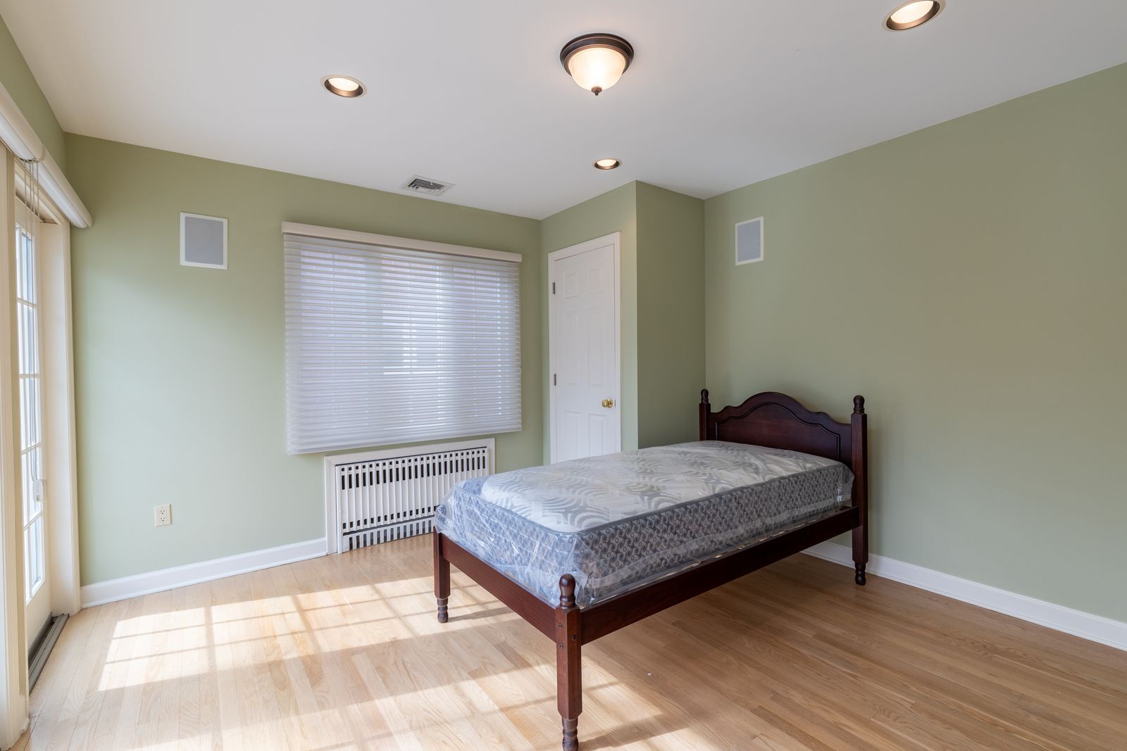 Building Photo - 42 Jefferson Ave