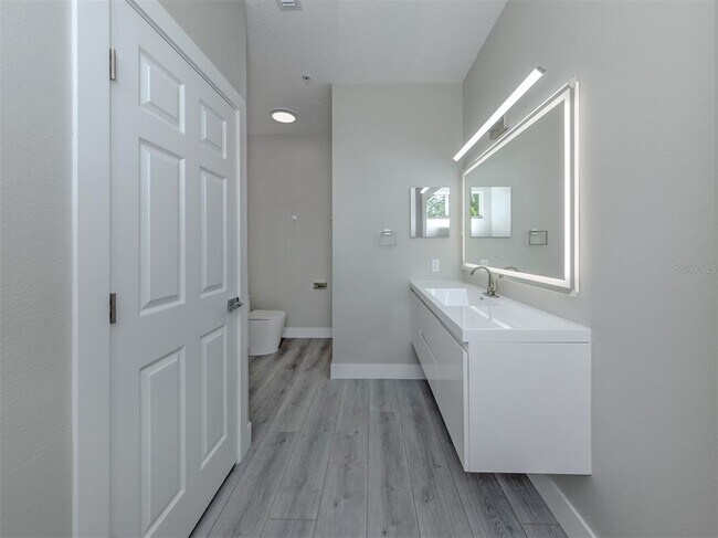 Building Photo - 3941 Yellowstone Cir