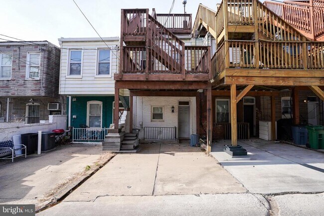 Building Photo - 713 S Linwood Ave