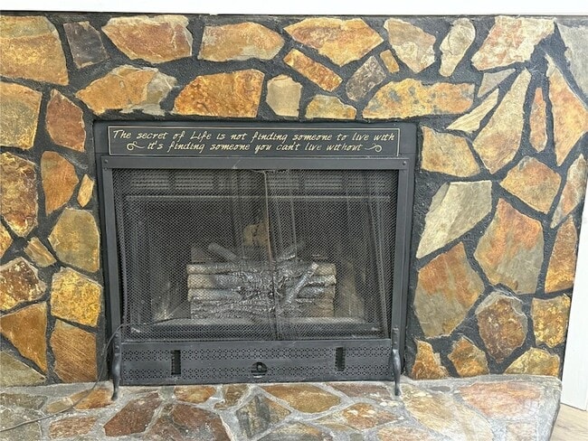 Building Photo - 8824 Overlook Dr