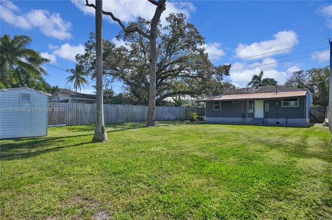 Building Photo - 607 SW 9th St