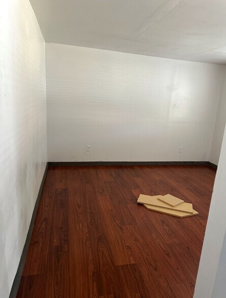 Building Photo - 2907 S 2910 W