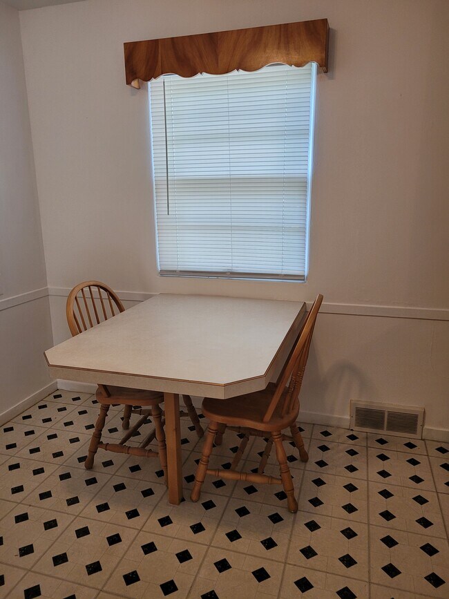 Building Photo - 1432 11th St S