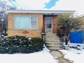 Building Photo - 3000 N Austin Ave