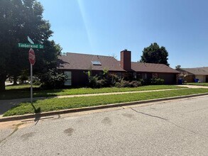 Building Photo - 3 Bed 2 Bath Home For Lease August 1!