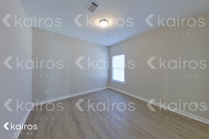 Building Photo - 8022 Shadesbrook Dr