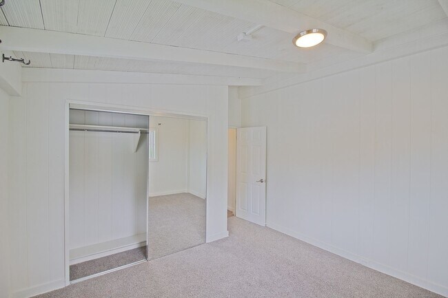 Building Photo - 45-842-842 Anoi Rd