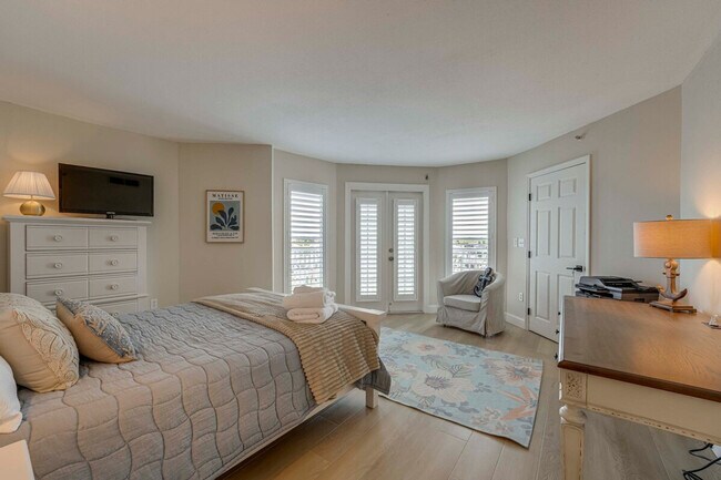 Building Photo - 17980 Gulf Blvd