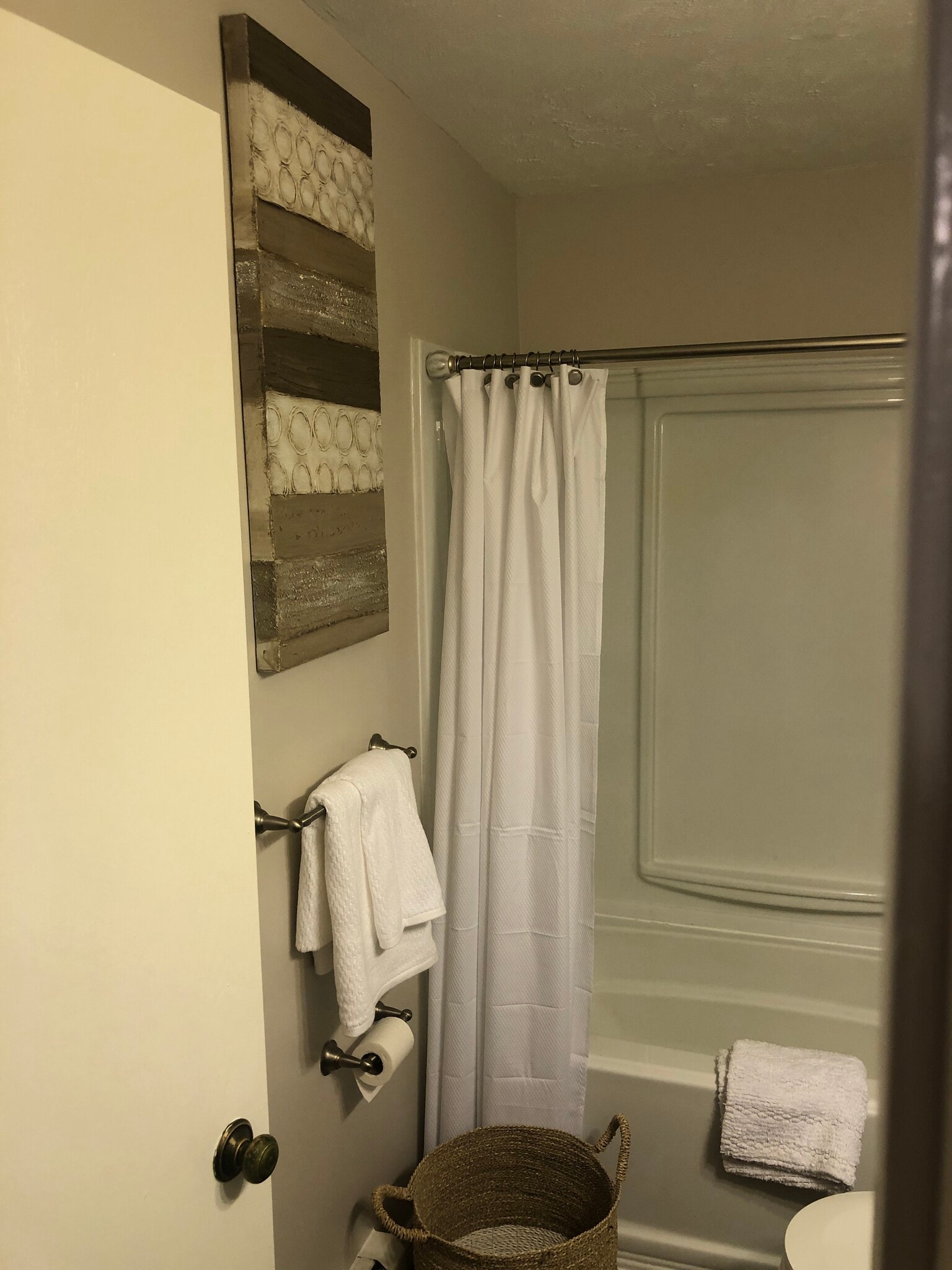 Building Photo - 7398 Eisenhower Dr