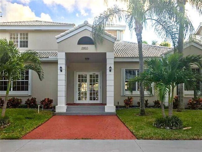Building Photo - 2850 N Oakland Forest Dr