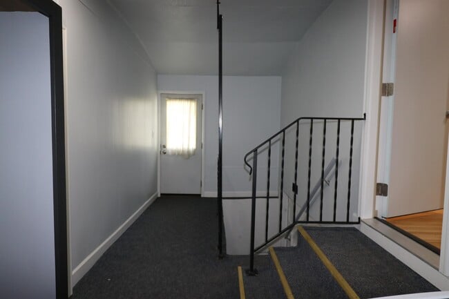 Building Photo - 855 Langlade Ave