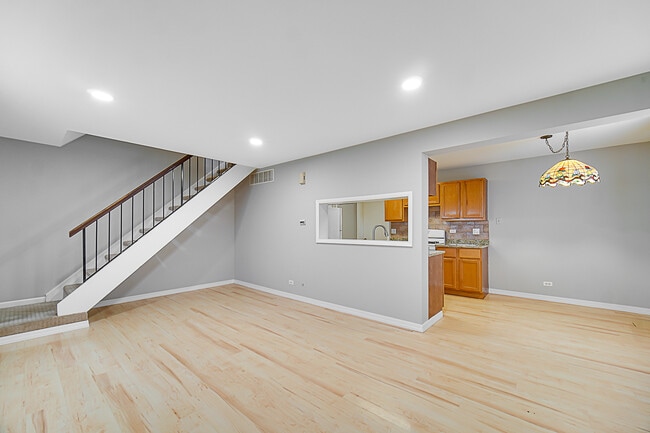 Building Photo - 235 Harvest Ct