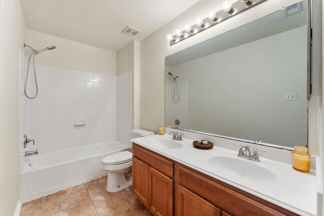 Building Photo - 17815 Misty Pond Ct