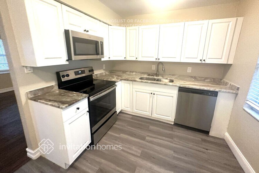 Building Photo - 5183 Lanette St