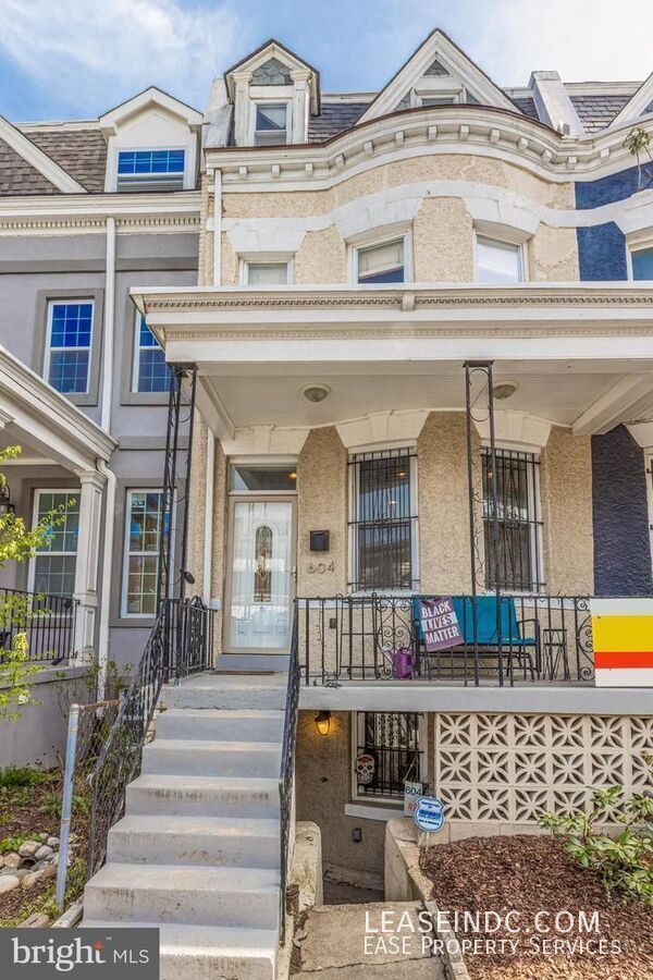 Primary Photo - 604 Harvard St NW