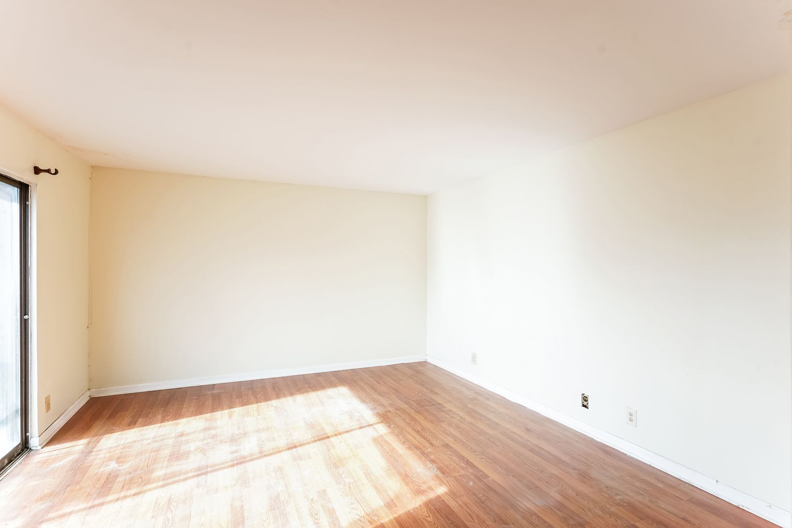 Building Photo - 136 Cedarwood Ln