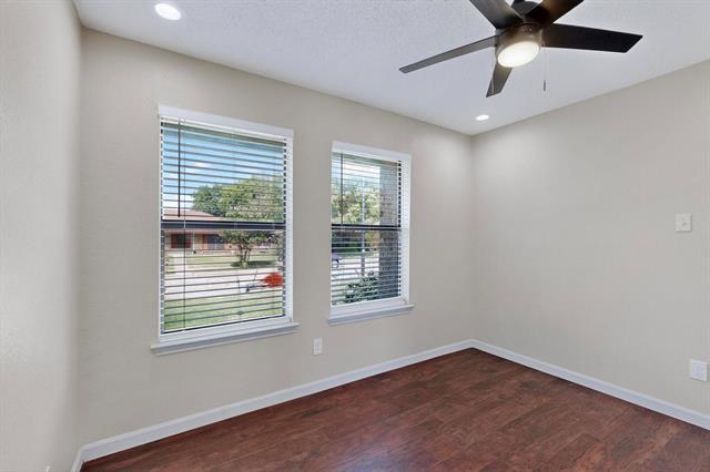 Building Photo - 310 E Amberway Ln