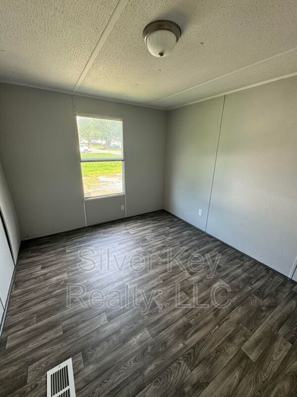 Building Photo - 270 Co Rd 213
