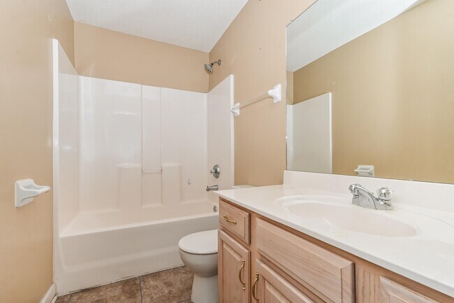 Building Photo - 1135 Hoska Cove