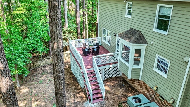 Building Photo - Beautifully Refreshed 4 Bedroom 3 Bath Col...