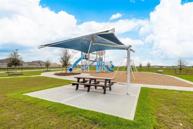 Building Photo - 1626 Red Oak Dr