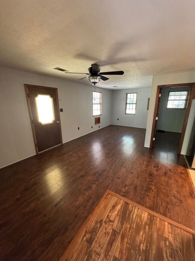 Building Photo - Cozy Cottage right outside of North Augusta