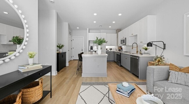 Building Photo - 4312 Yancey Rd