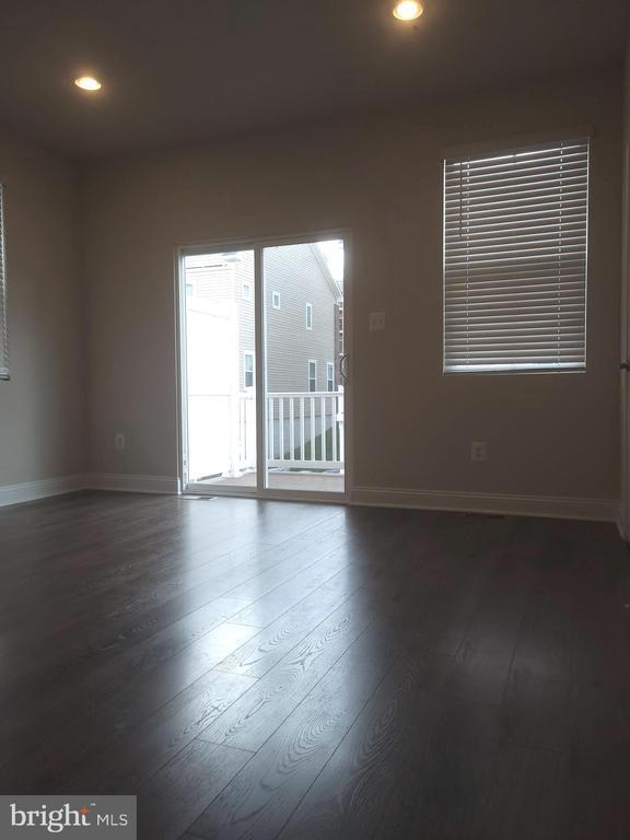 Building Photo - 7111 Tyndale Way