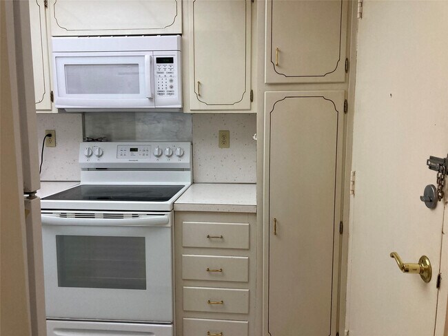 Building Photo - 4010 Galt Ocean Dr