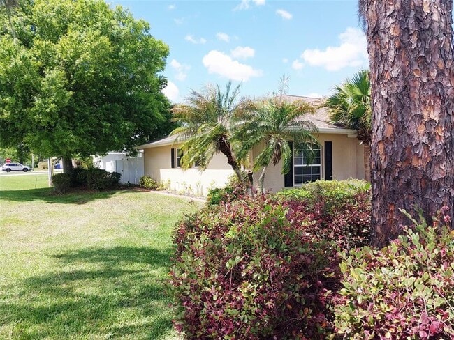 Building Photo - 4031 Santa Barbara Dr