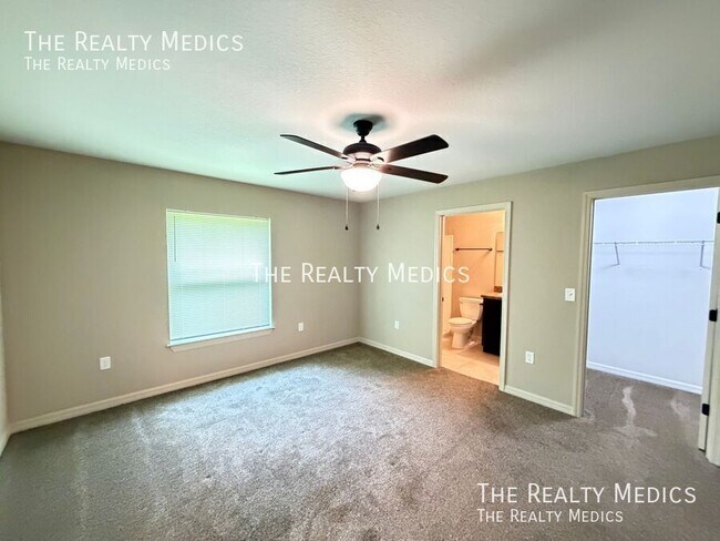 Building Photo - 4864 SE 137th Pl