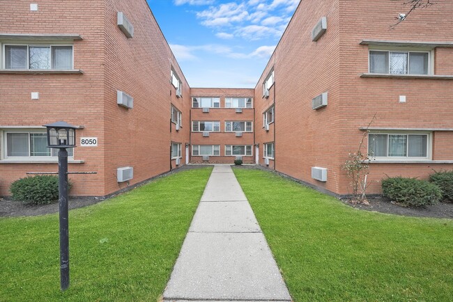 Building Photo - 8054 Niles Ave
