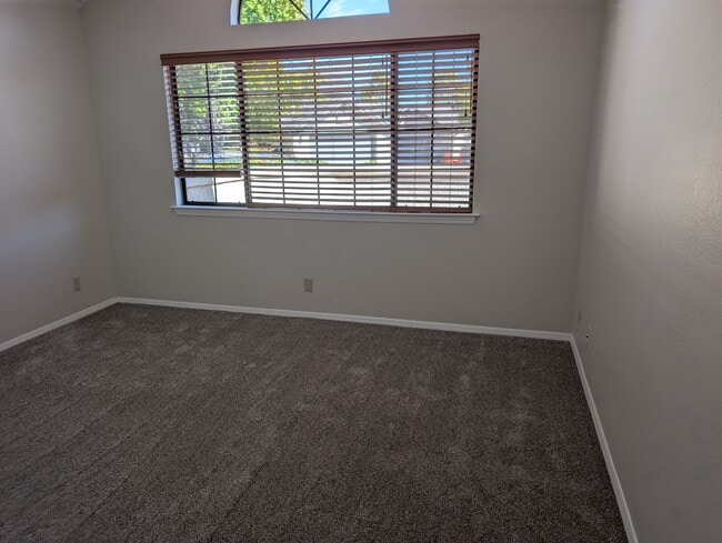 Building Photo - 274 Tempus Cir